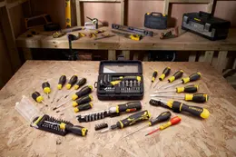 SBD_ST_Screwdrivers_Family_Portrait_E1.jpg