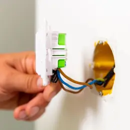 EST_SHELLY_WALL_SWITCH_1_WHITE_3.jpg